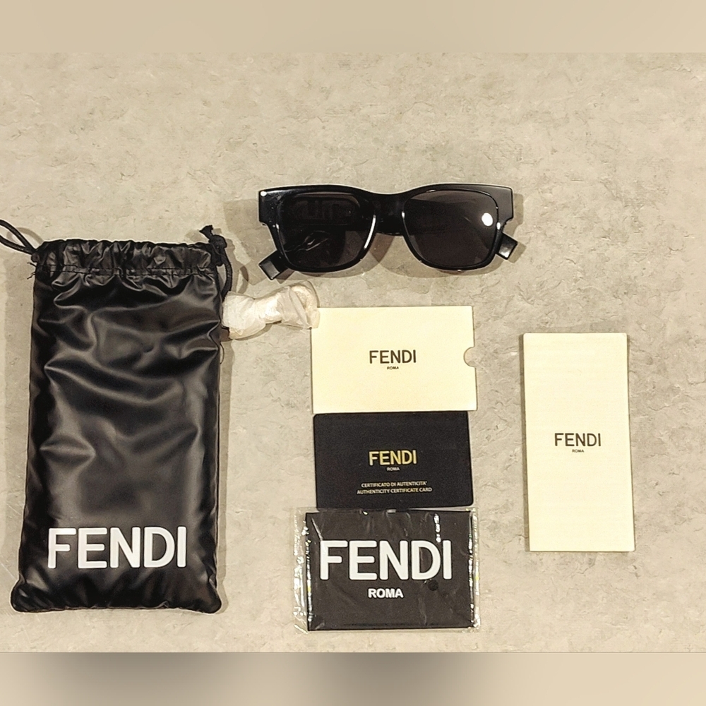 NEW FENDI O'LOCK FF CRYSTAL LOGO BLACK UNISEX SUNGLASSES FULL INCLUSION - Picture 2 of 15